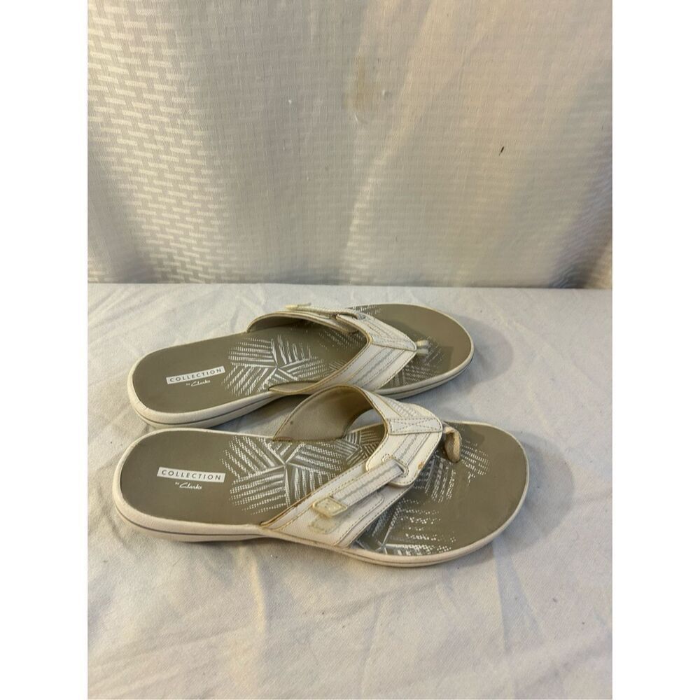 Clarks‎ flip flops size 9 sandals white (some discoloration)